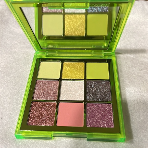🆕️Huda Beauty Green Neon Obsessions Palette - Picture 1 of 8